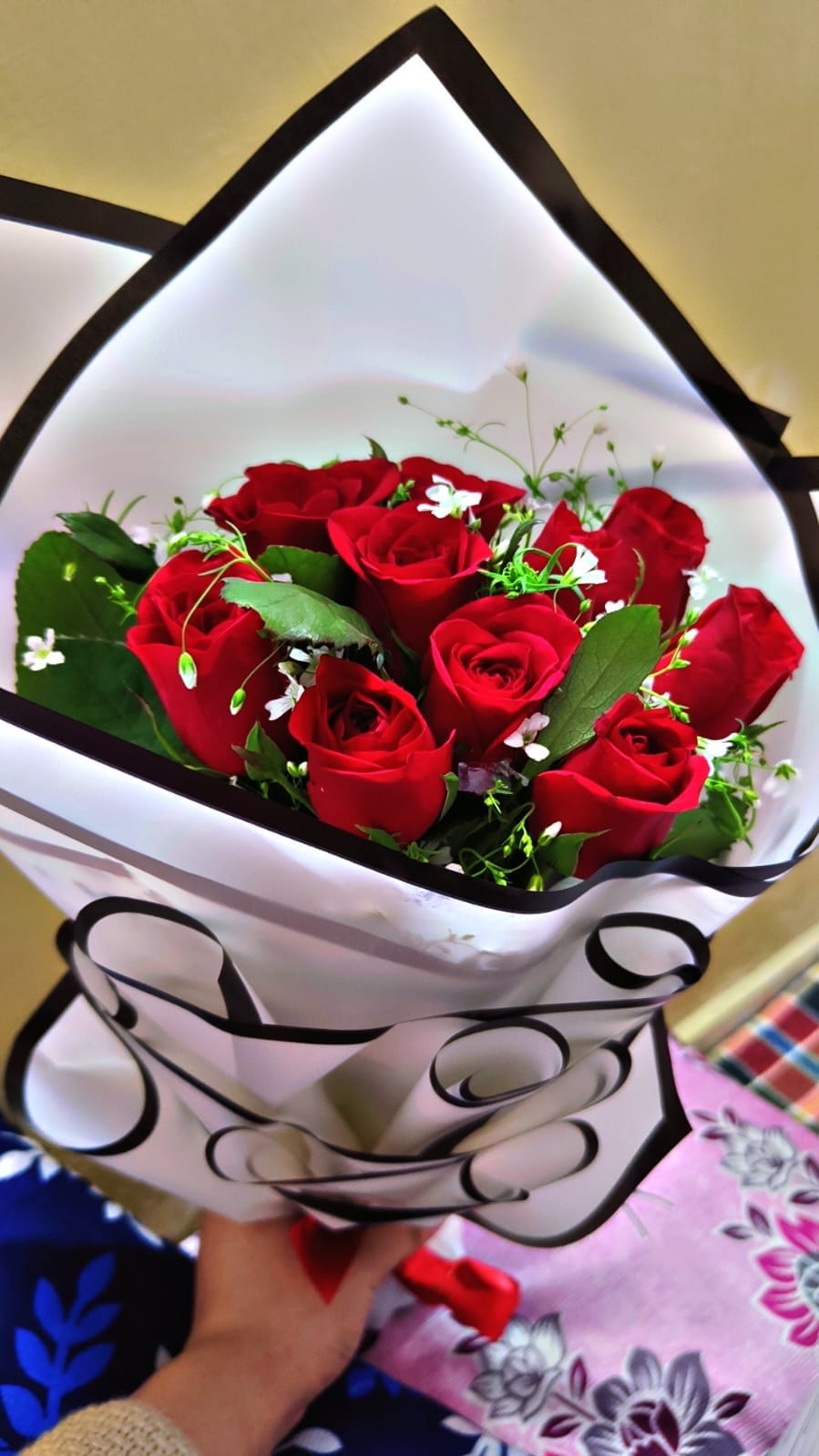 Ethereal Red Roses With Delicious Red Velvet Cake