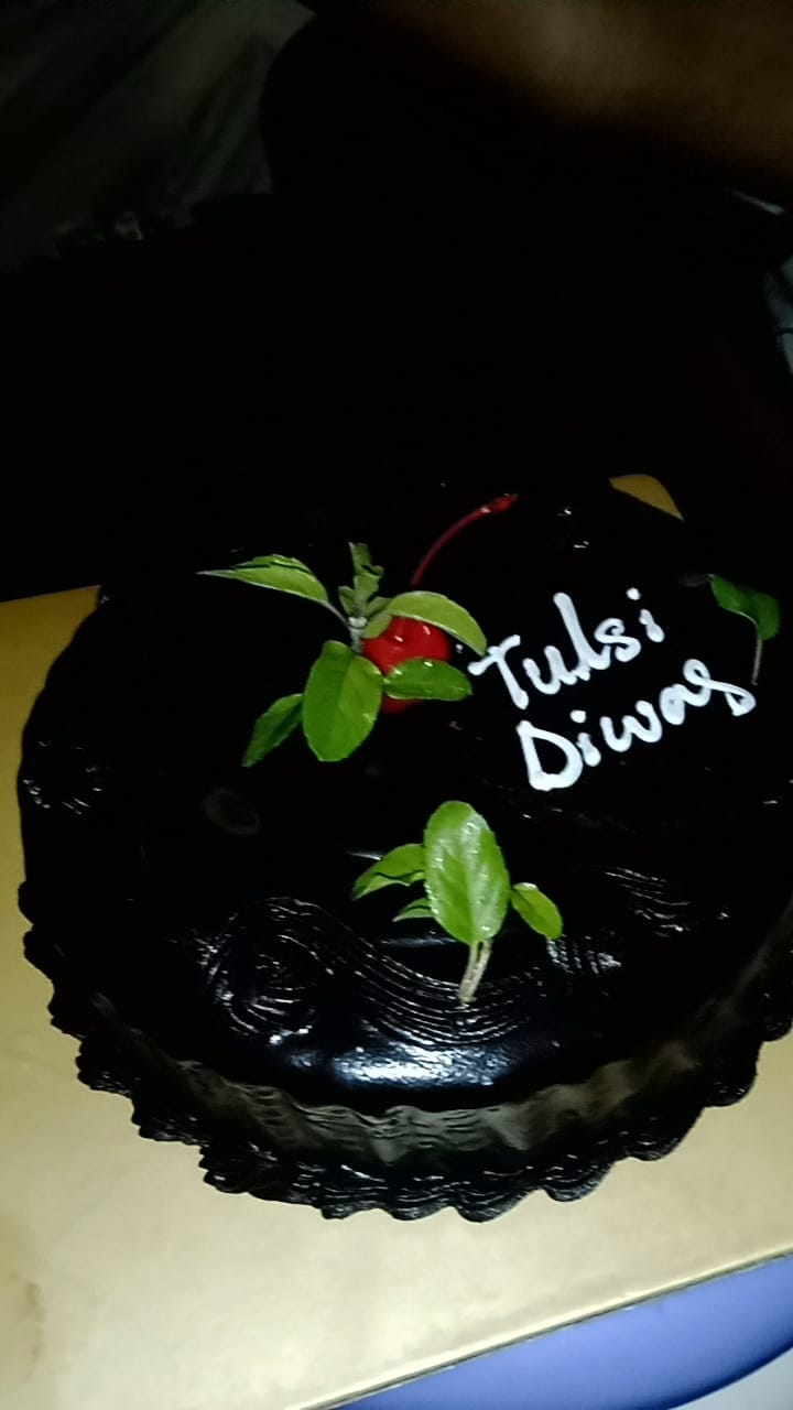 https://imgcdn.floweraura.com/fa/review_image/1735137478_527021.jpeg