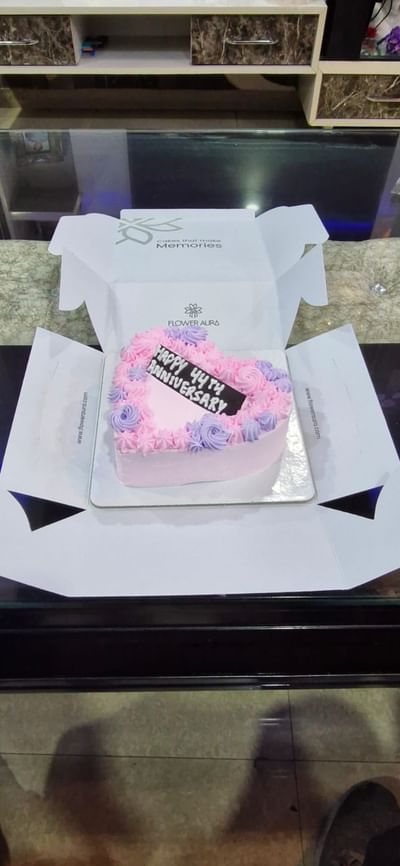 1/2 kg Heart Shaped Chocolate Cake