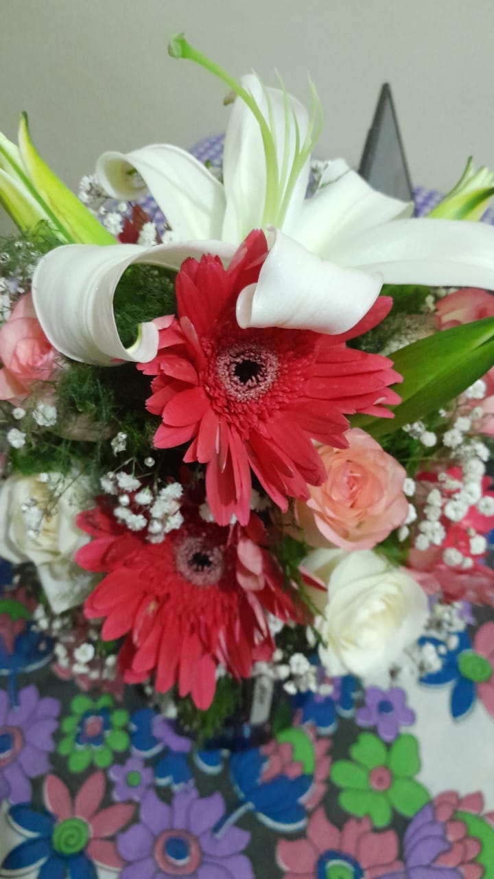 https://imgcdn.floweraura.com/fa/review_image/1738513424_460040.jpeg