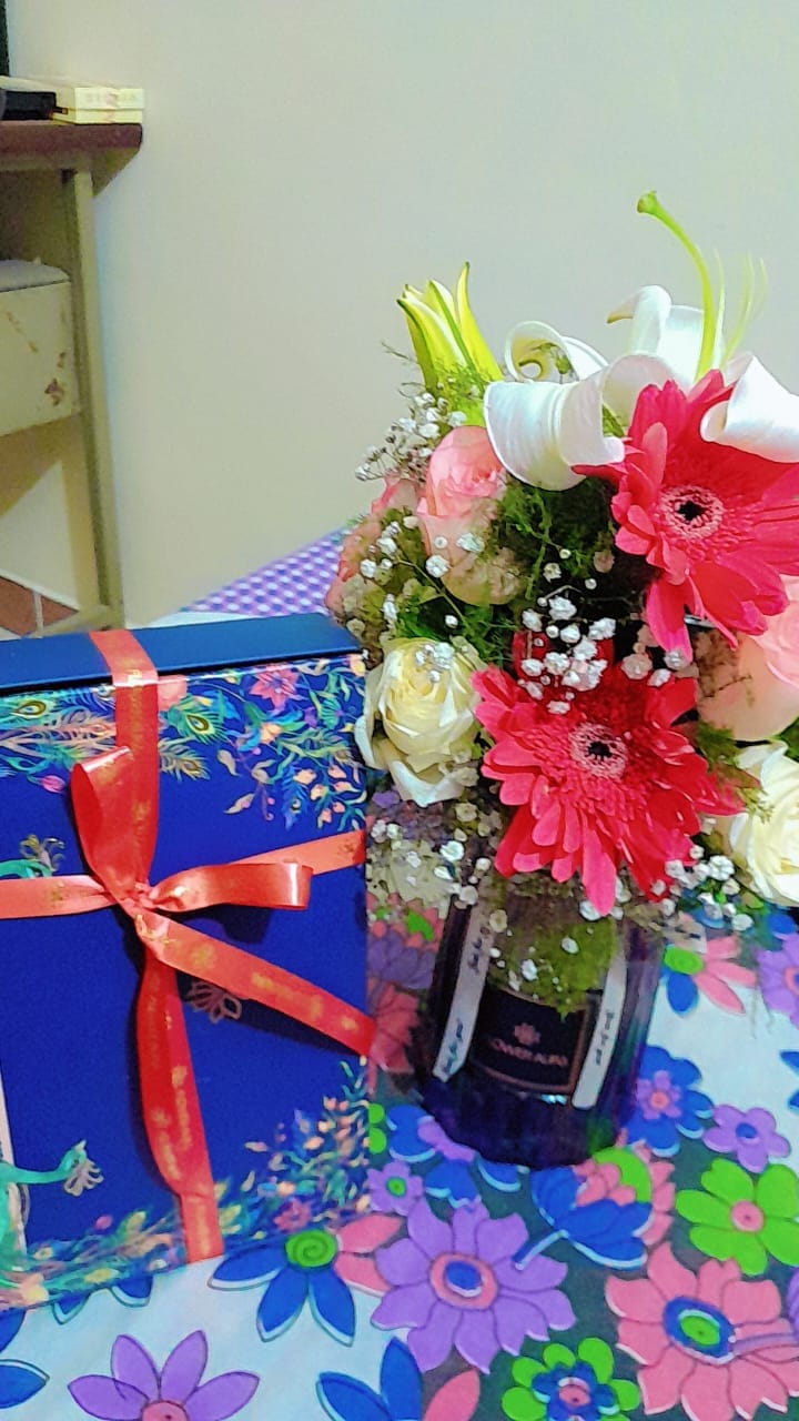 https://imgcdn.floweraura.com/fa/review_image/1738513424_911869.jpeg