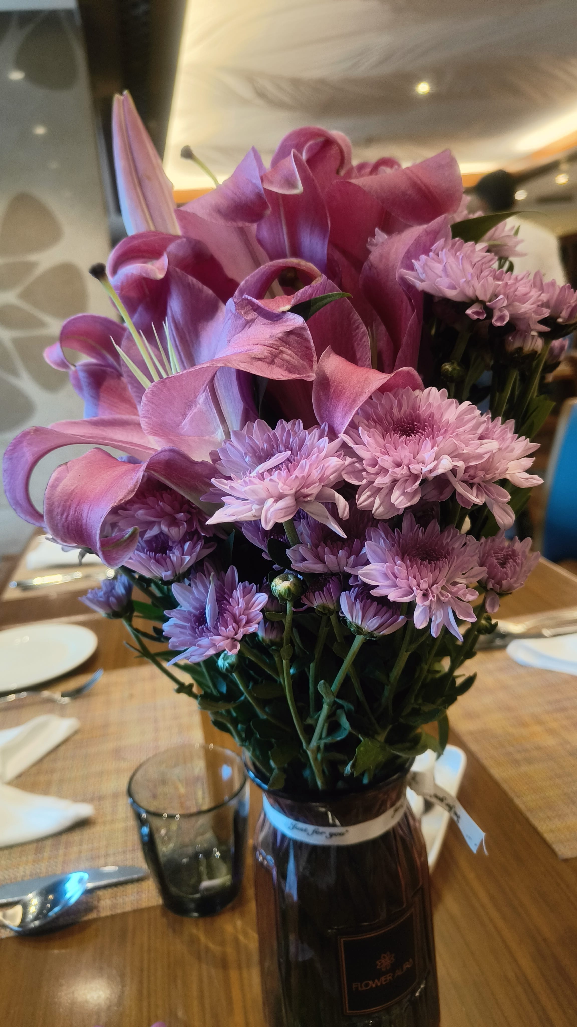 https://imgcdn.floweraura.com/fa/review_image/1749009596_758220.jpeg