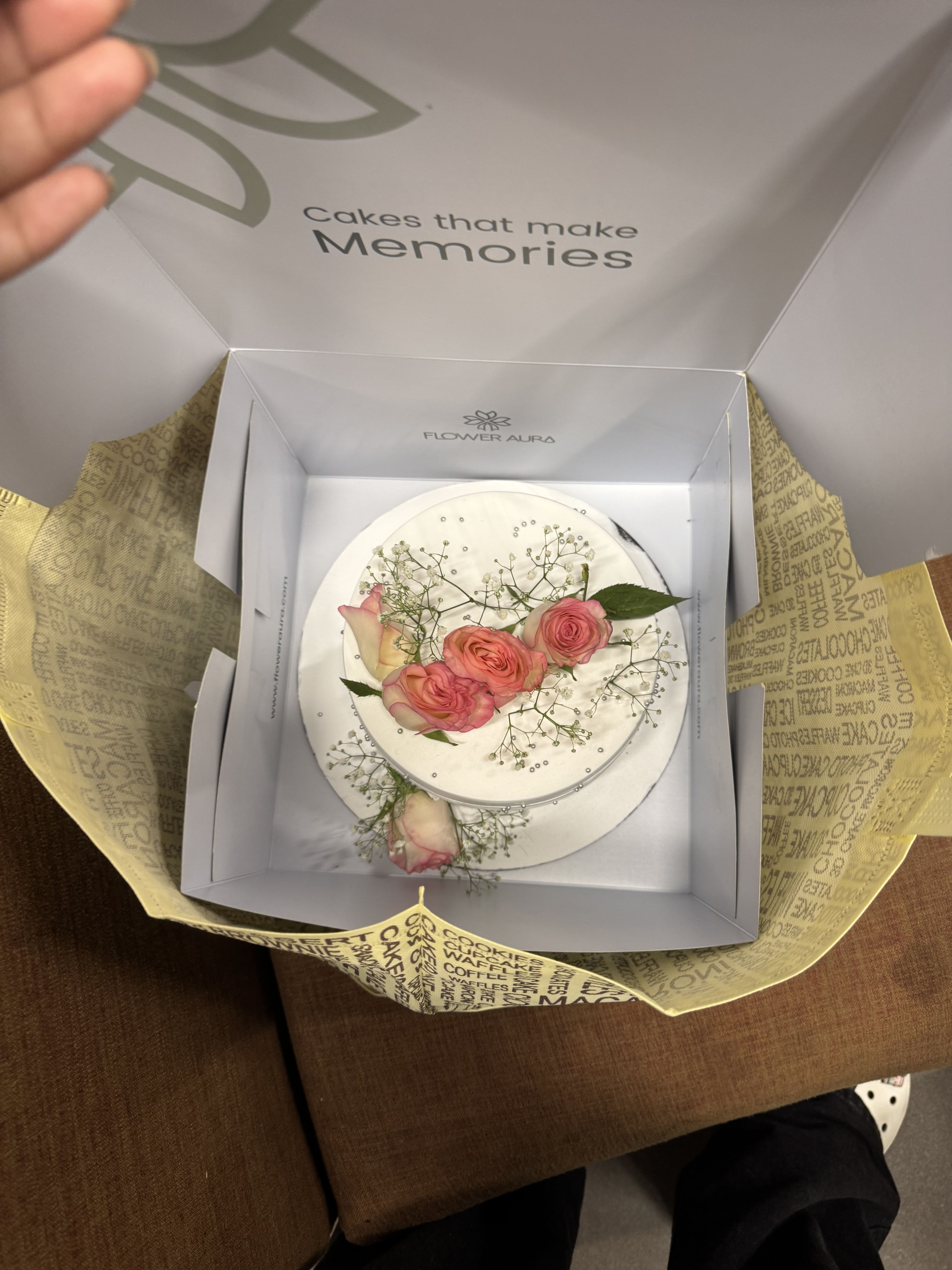 https://imgcdn.floweraura.com/fa/review_image/1759686006_867381.jpeg