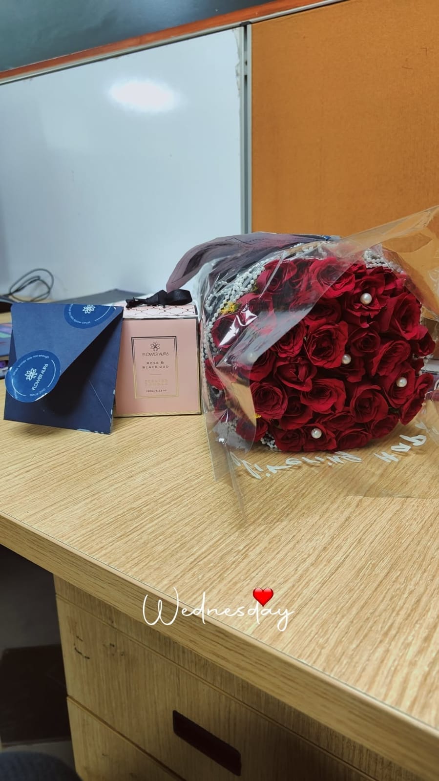 https://imgcdn.floweraura.com/fa/review_image/1761747399_461846.jpeg