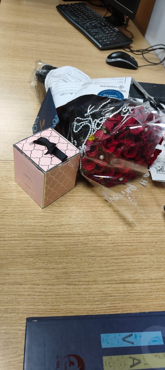 https://imgcdn.floweraura.com/fa/review_image/1761747400_641633.jpeg