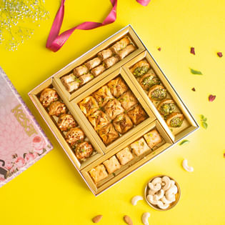Finger Pista Tart Almond Tart Pyramid N Square Baklava