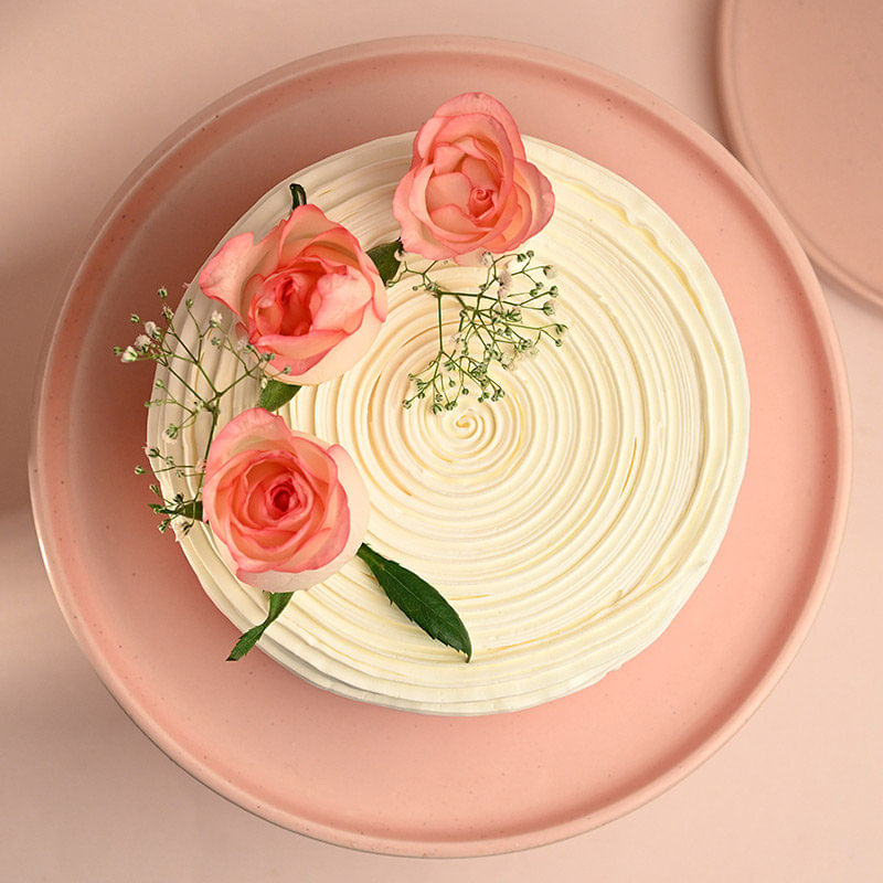 Top view of Flavorful Rose Adorned Cake