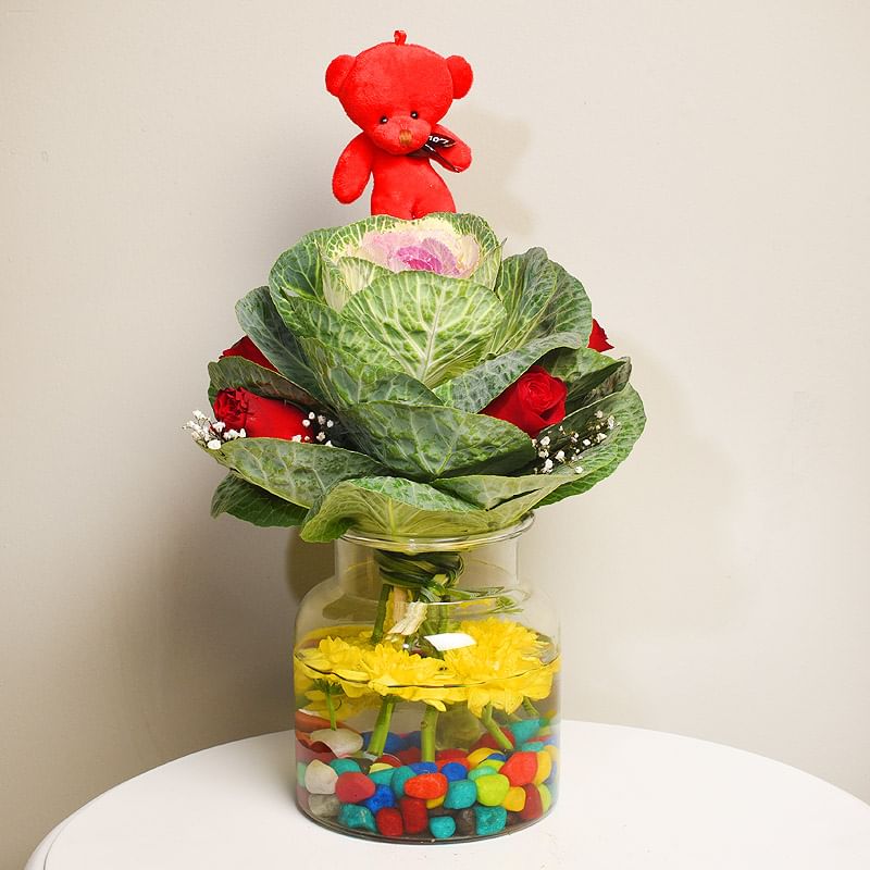 Flower Fusion of Daisy and Red Roses Combo