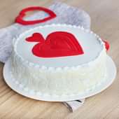 Vanilla Cake with Fondant Hearts