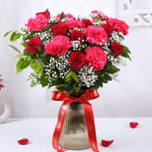 Graceful Romance In Full Bloom