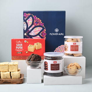 Hamper Of Flavoured Cookies N Soan Papdi