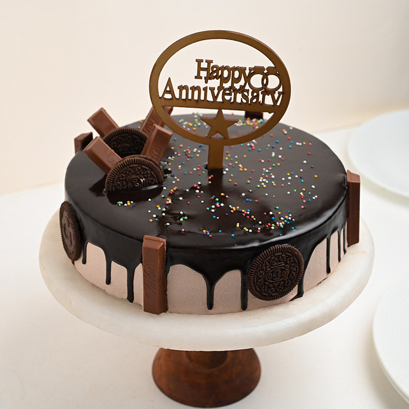 Order Anniversary Choco KitKat Cake Online