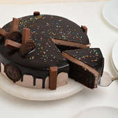 Top Sliced View of Choco KitKat Cake - Order Now!