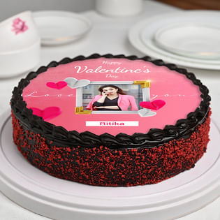 Delicious Valentines Personalised Cake