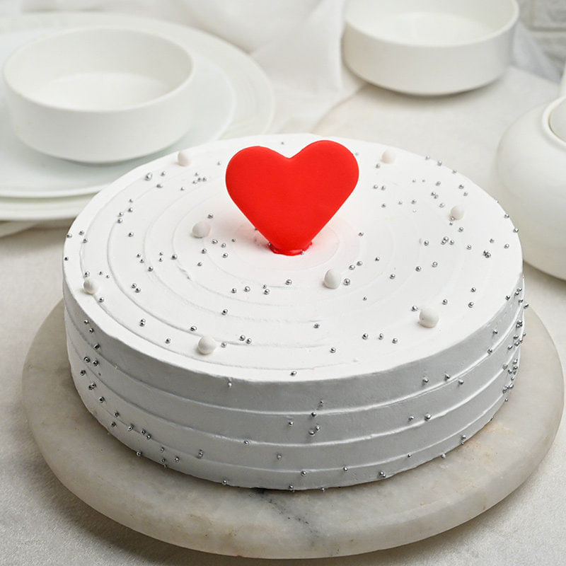 Heart Centred Fondant Cake