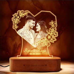 Hearty Personalized Photo Lamp Gift: Personalized acrylic LED lamp with engraved photo