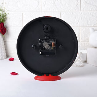 Hearty Round Table Clock