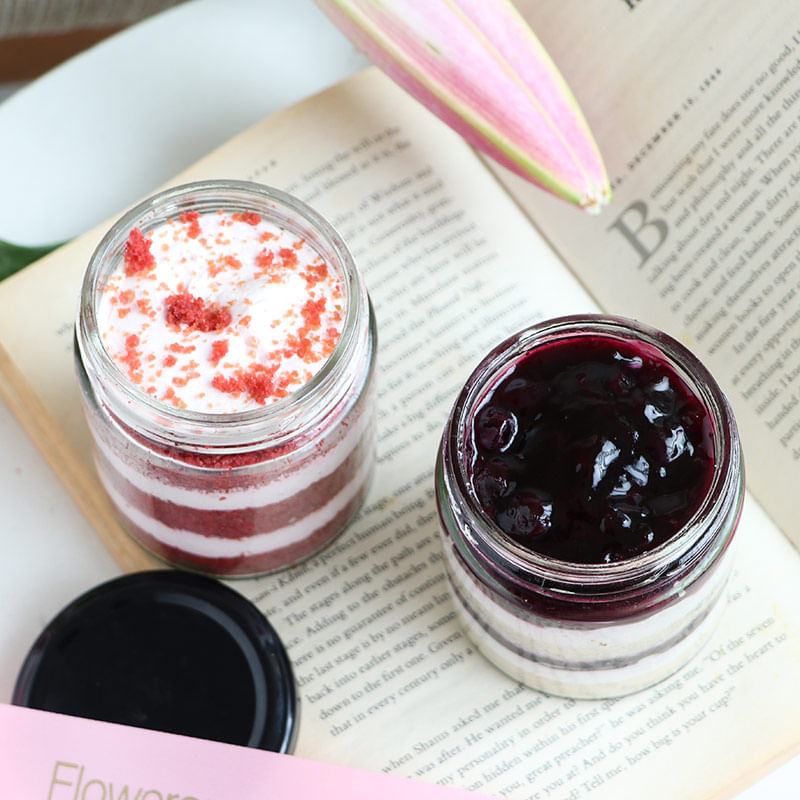 Blueberry and Red Velvet Jar Cake Top view