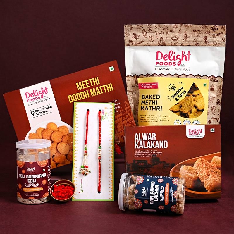 Send Bhaiya Bhabhi Rakhi Set online for Bhaiya bhabhi with Sweets