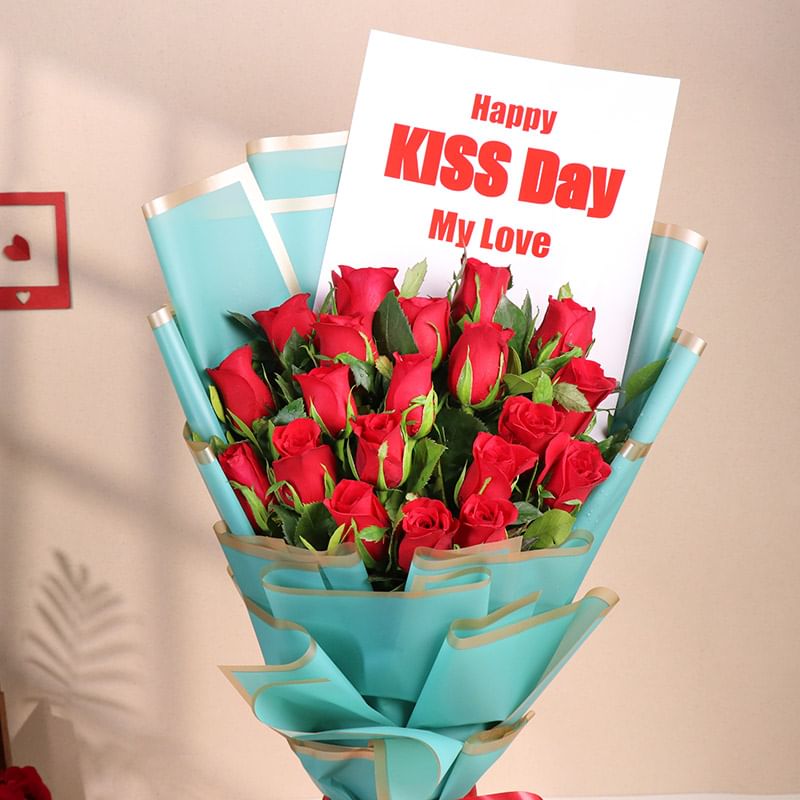 Kiss Day Romance In Scarlet Roses