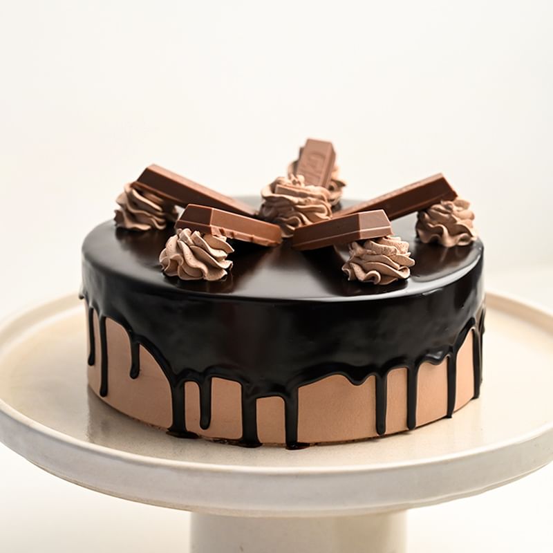 Choco Kitkat Cream Cake - Side View