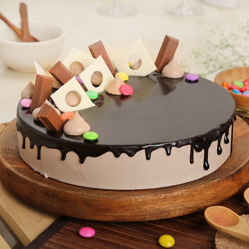 Delicious Kitkat Cake with Same Day Delivery