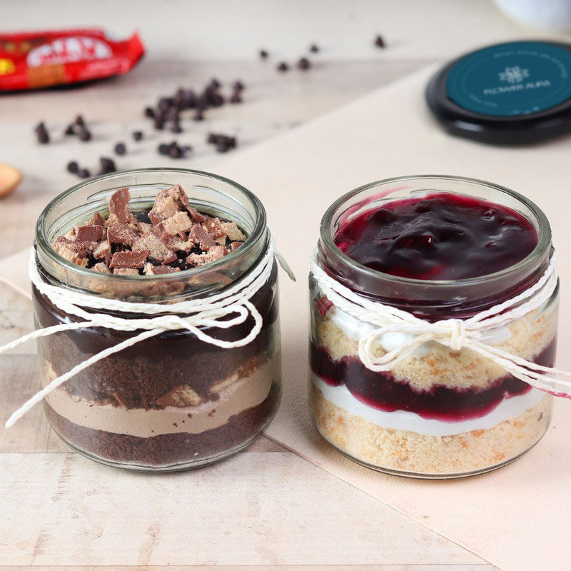 Kitkat and Blueberry Jar Cake For Birthday