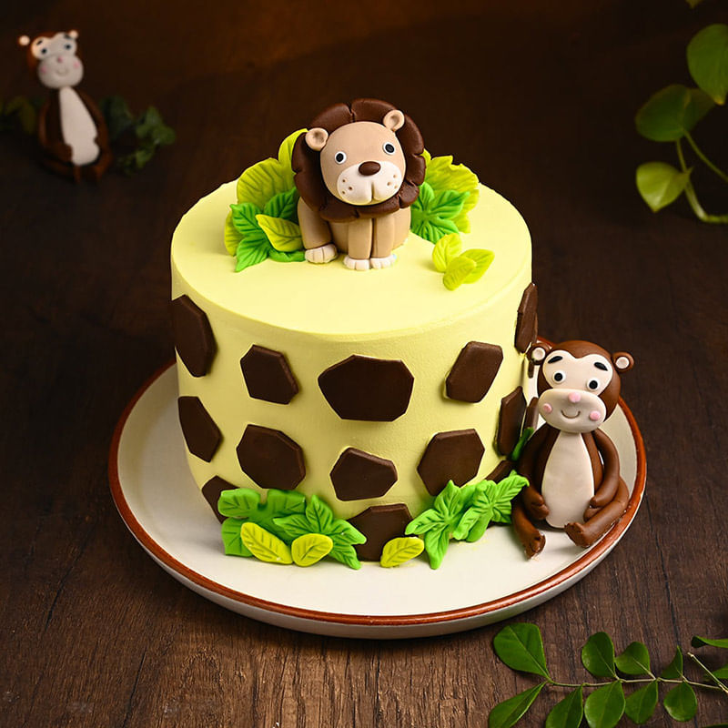 Side View of Lion And Monkey Jungle Cake