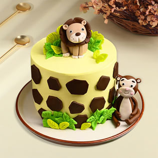 Side View of Lion And Monkey Jungle Cake