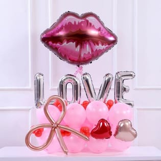 Love Kiss Romantic Balloon Decor