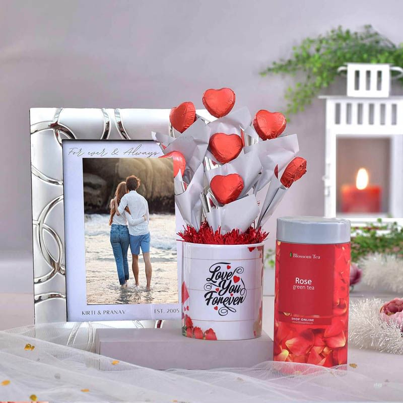 Love Infused Valentine Gift Hamper