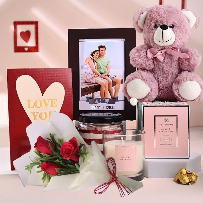 Love Lit N Delight With Roses