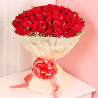 Bunch of Hundres Red Roses