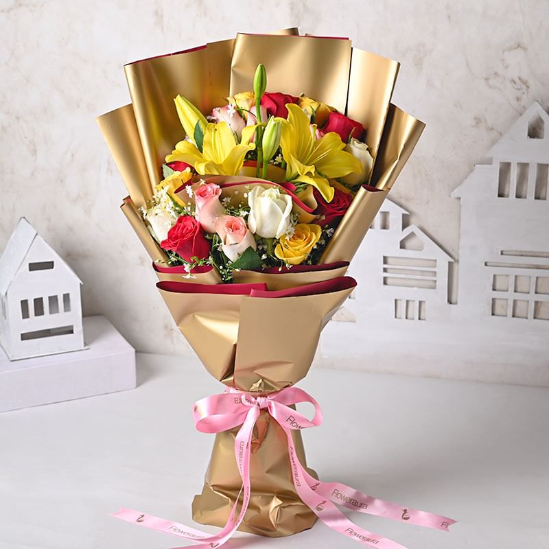 Lustrous Roses N Lilies Bouquet for Valentine Day