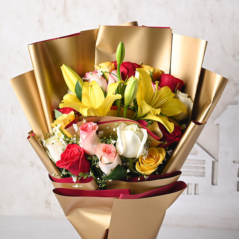 Order Lustrous Roses N Lilies Bouquet for Valentine
