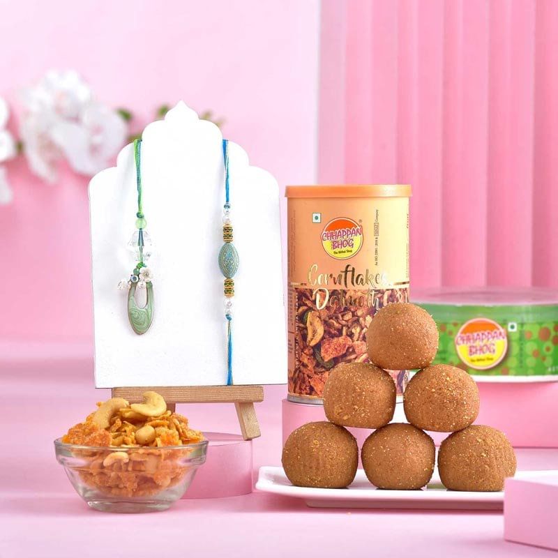 Luxurious Bhaiya Bhabhi Rakhis With Sweets N Dalmoth