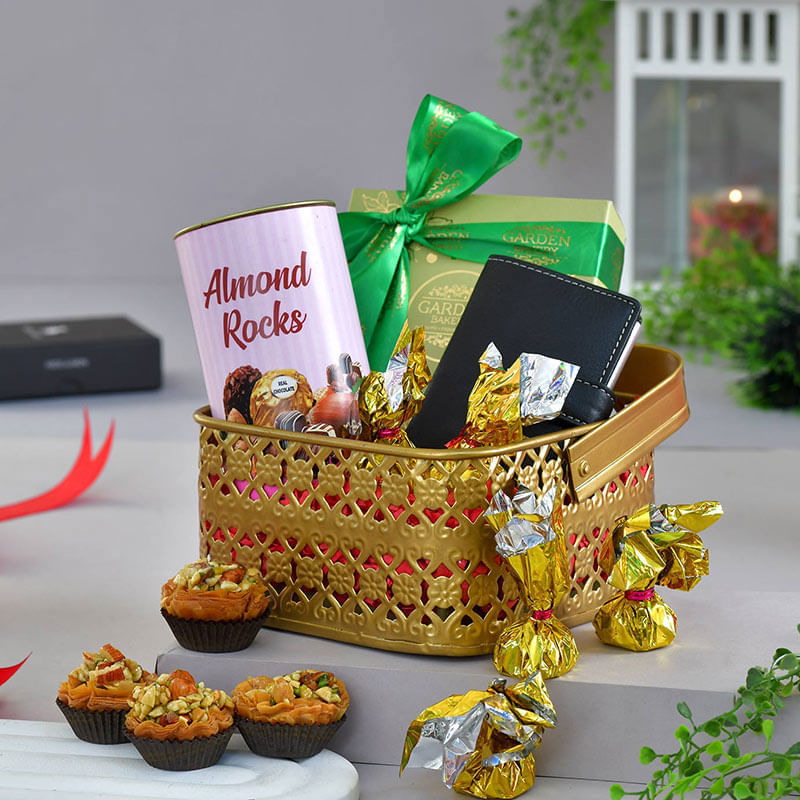 Luxury Indulgence Sweet N Style New Year Gift Hamper