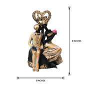 Measurement of Madly In Love Couple Figurine
