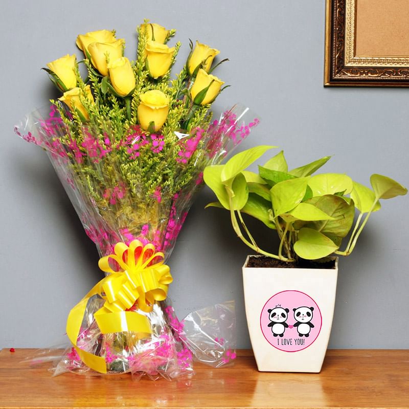 Golden Money Plant With Rose Bouquets