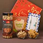 Buy Makahana N Cookies With Designer Rakhi Duo online For Bhaiya bhabhi