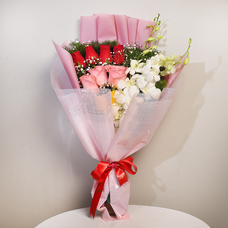 Flower Arrangement of Multi Color Rose and Gerbera