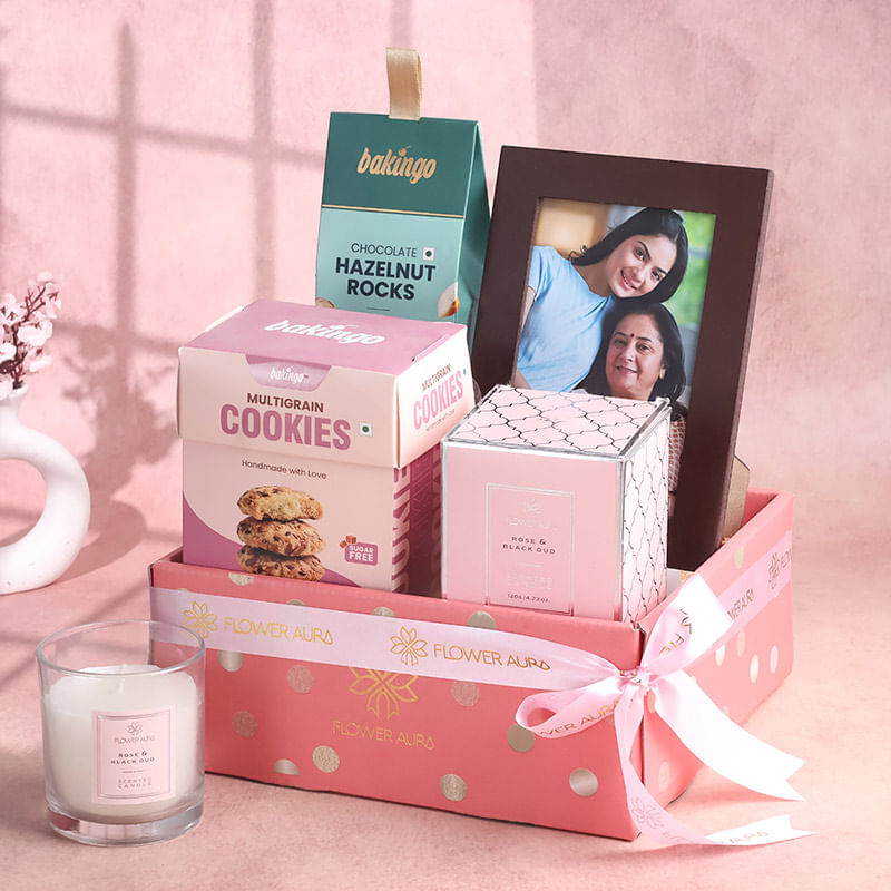 Moments N Munchies Gift Set