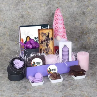 Love N Indulgence Moms Day Hamper