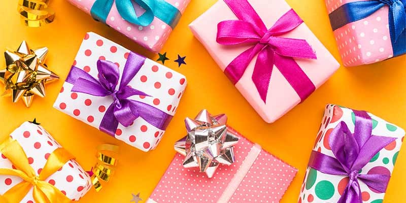 6 Meaningful New Year Gifts That Spread Positivity and Good Vibes 