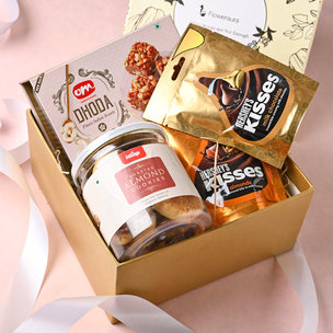 Om Dhoda Cookies N Hershey Kisses Combo Hampers for New Year