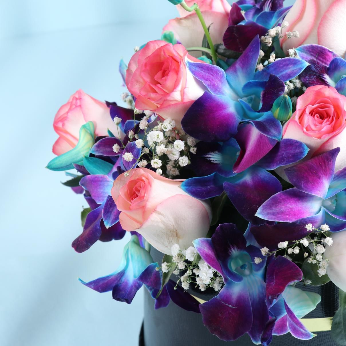 Starlight Orchids N Roses