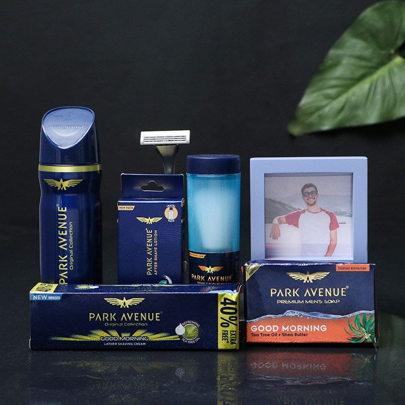 Park Avenue N Photo Frame: grooming kit for men