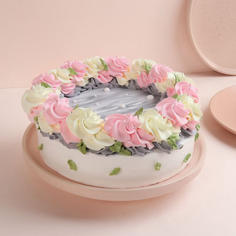 Pastel Floral Eggless Vanilla Cream Cake