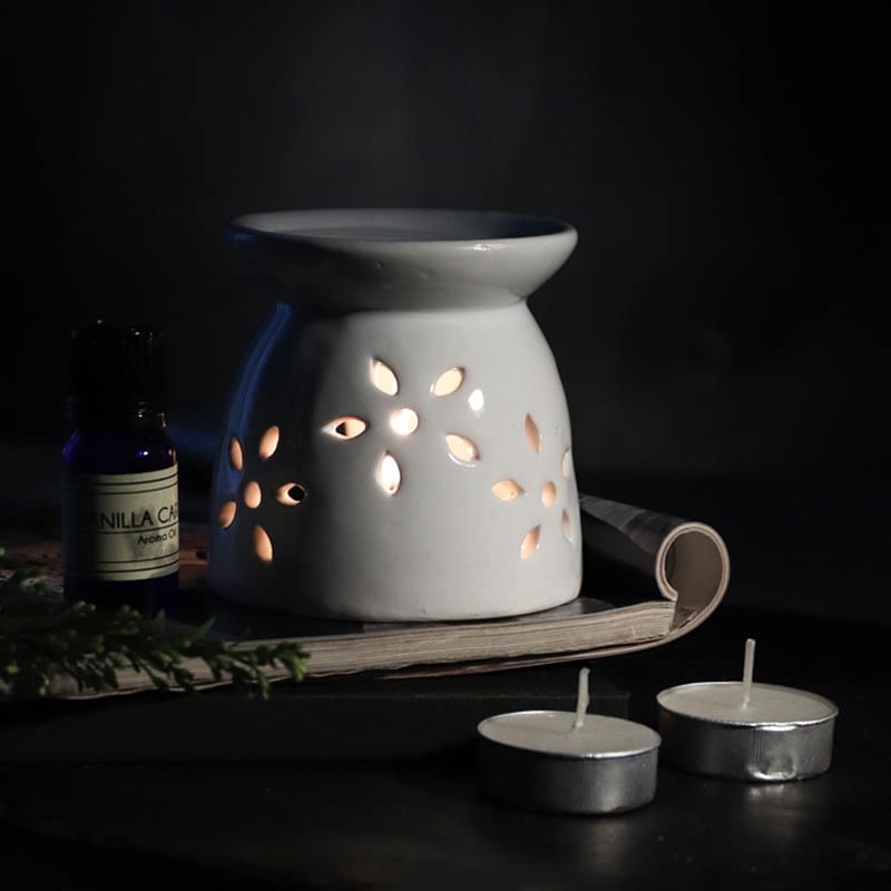 front View of Peaceful White Candle Diffuser: Best corporate Diwali Gift