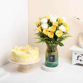 Pineapple Cake With White N Yellow Roses In Vase